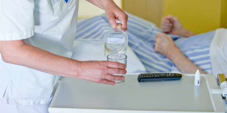 Die Besuchszeiten werden im Klinikum Lünen-Werne nun ausgeweitet. Besucherinnen und Besucher müssen sich weiterhin an die Hygieneregeln halten und einen aktuellen Test vorzeigen.
