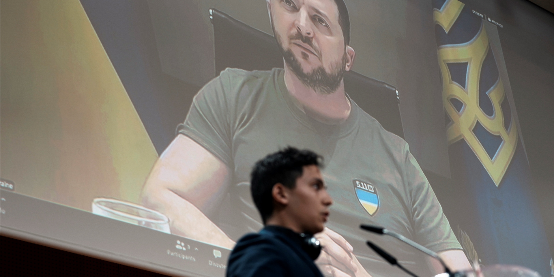 Wolodymyr Selenskyj, Präsident der Ukraine, hält eine virtuelle Ansprache vor Studenten des Instituts für politische Studien (IEP) der Universität Sciences Po in Paris.