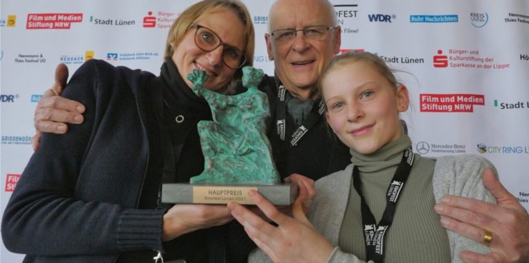 Riesige Freude gab es im November bei den beiden Gewinnern der Lüdia und ihrer Tochter Emilia. Ulrike Franke und Michael Loeken gewannen mit ihrem Dokumentarfilm „We Are All Detroit“, der nun für den Deutschen Filmpreis nominiert ist.