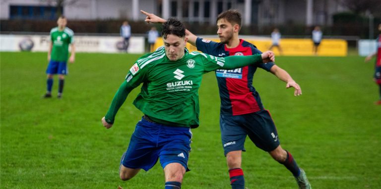 Enis Delija (l.) ist der einzige Holzwickeder Spieler, der am Sonntag in Herne nicht dabei sein wird. Er fehlt rotgesperrt, kann aber in dieser Saison noch einmal auflaufen.