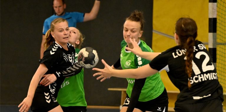Mona Geisler (l.) und die Handballerinnen des Lüner SV müssen in der kommenden Saison in der Verbandsliga starten.
