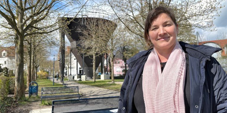 Fröndenbergers Klimaschutzmanagerin Diane Bruners bietet das kostenlose Online-Seminar „Steck die Sonne ein“ zum Thema Stecker-PV-Anlagen an.