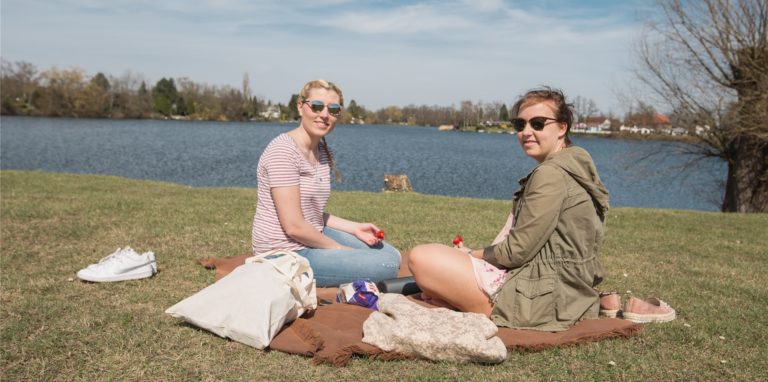 Sommer, Sonne, Eis und kühle Getränke: Für den warmen Mittwoch (18. Mai) geben wir ein paar Sommer-Tipps.