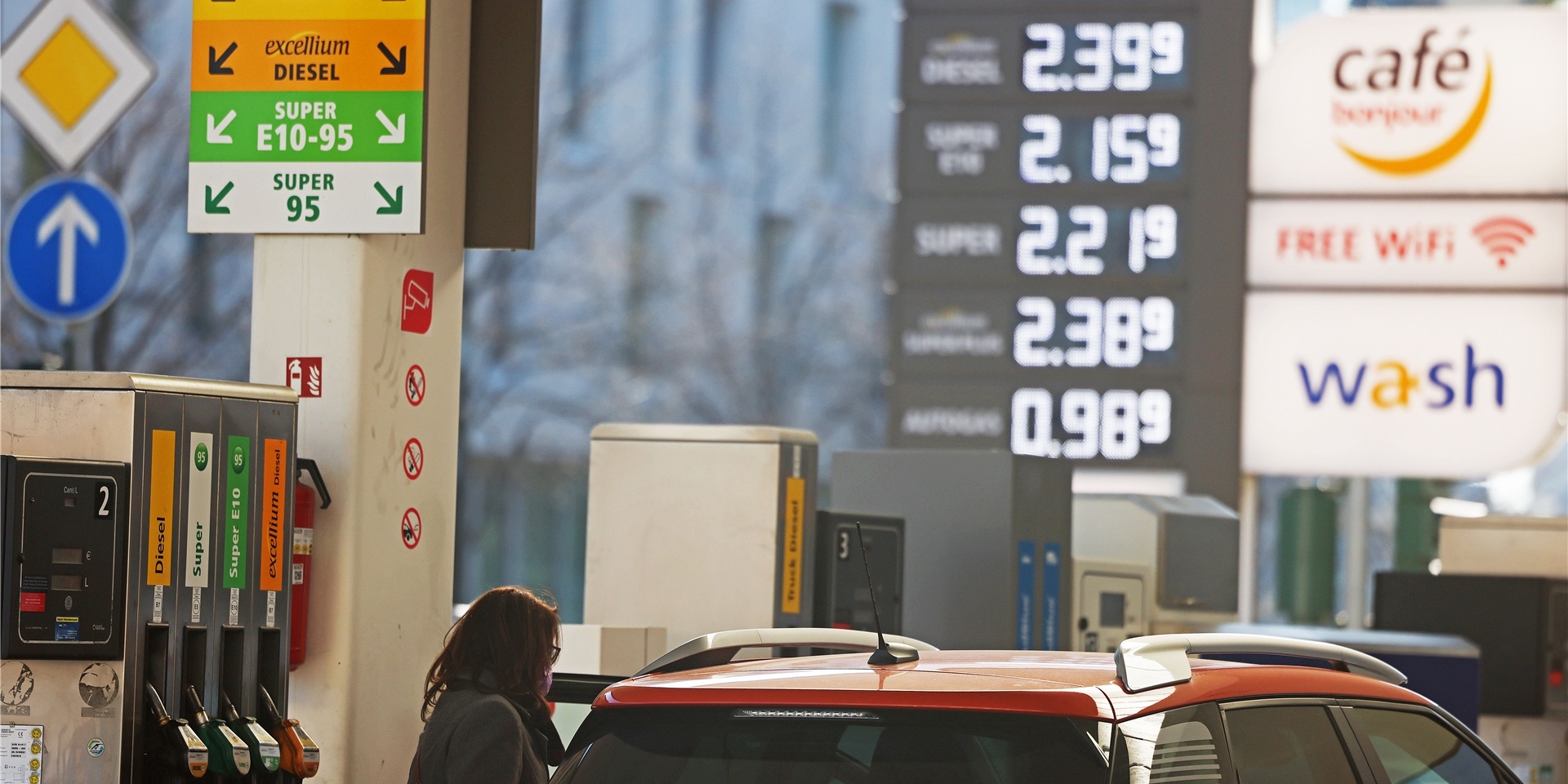 Tanken soll ab 1. Juni vorübergehend preiswerter werden.