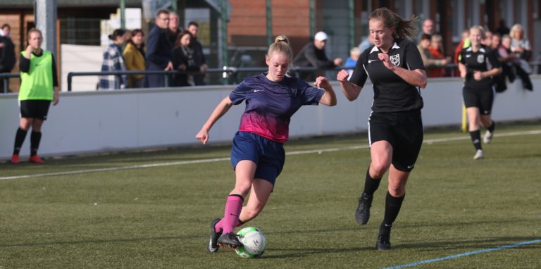 Sophie Waßmann (l.) glich für den PSV Bork sogar aus.
