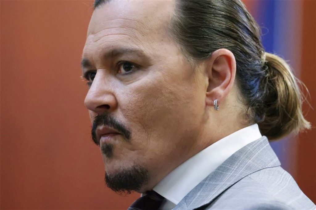 Schauspieler Johnny Depp streitet sich mit seiner ehemaligen Ehefrau Amber Heard vor Gericht. Schauspieler Johnny Depp streitet sich mit seiner ehemaligen Ehefrau Amber Heard vor Gericht.
