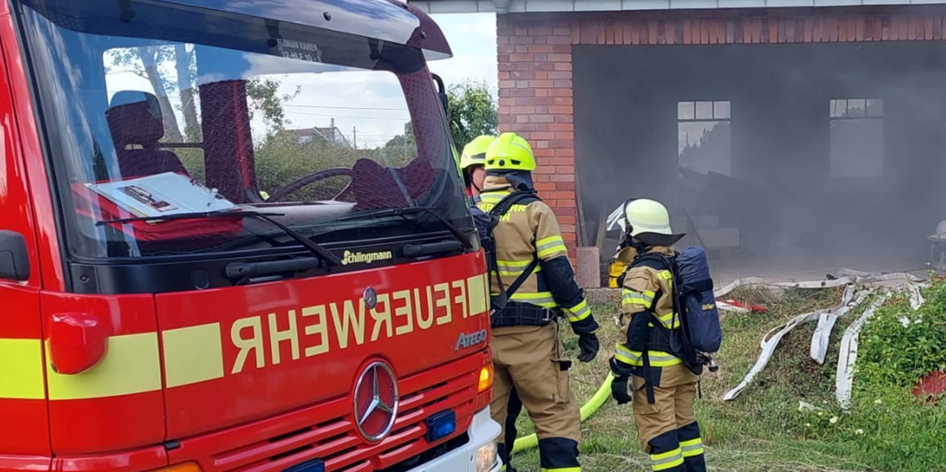 Einsatz am Roggenkamp für die Feuerwehr Kamen: Es galt ein Feuer in einem Wohnhaus zu löschen.