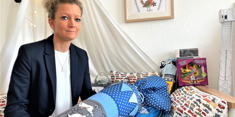 Die Einschulung ihres Kindes durfte Stefanie S. nicht miterleben. Auch Weihnachten, Ostern und an seinen Geburtstagen sah sie Ilyas nicht.