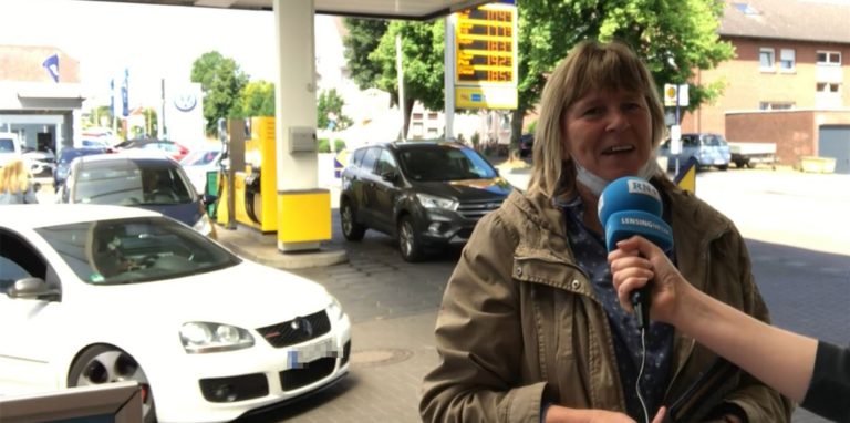 In Selm freuten sich viele Kunden bereits über die günstigen Spritpreise durch den „Tank-Bonus“ vom Bund.