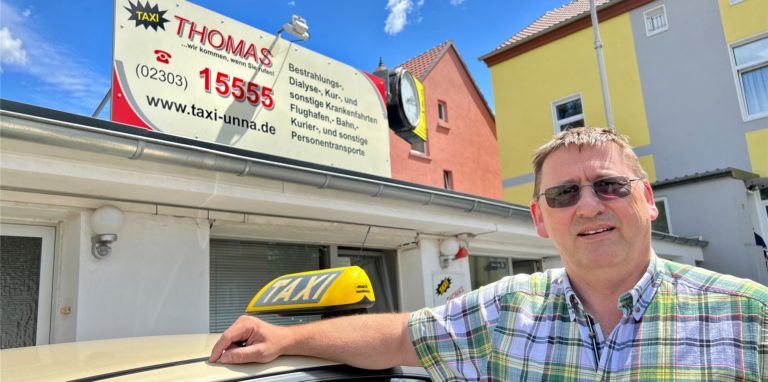 „Taxi Thomas“ heißt das Unternehmen von Thomas Posala (57) aus Unna. Er hat beim Kreis Unna eine deutliche Erhöhung der Taxitarife beantragt.