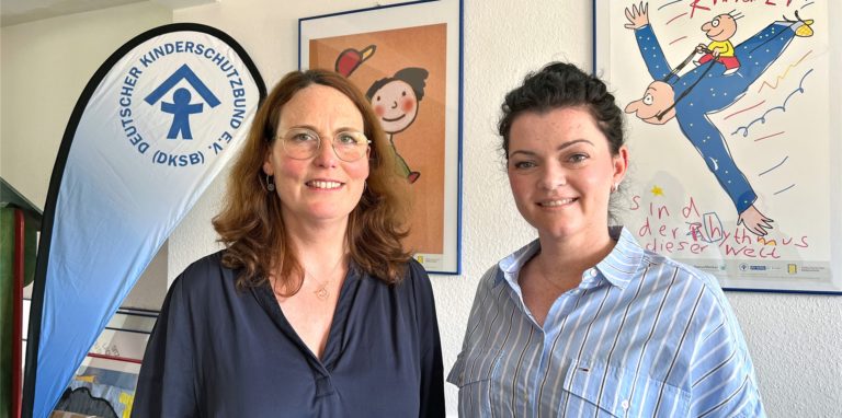 Alexandra Pyrkosch (r.) verstärkt das Team um Dr. Henriette Schildberg beim Kinderschutzbund Kreis Unna und kümmert sich speziell um das Thema sexueller Missbrauch.