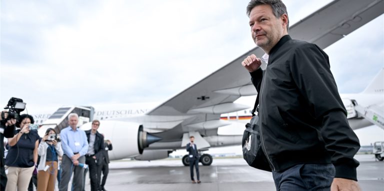 Vizekanzler Robert Habeck reist heute nach Israel.