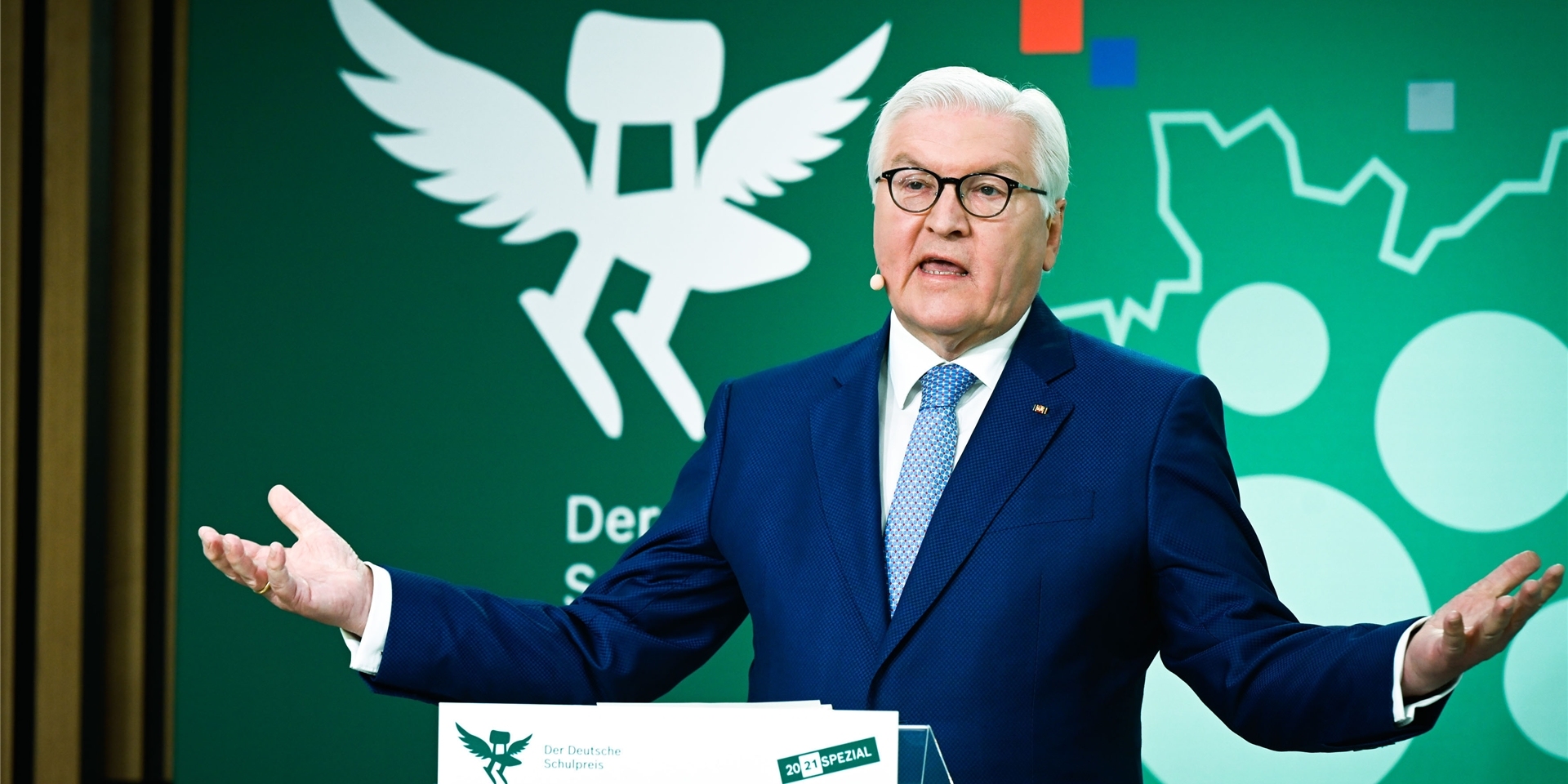 Im vergangenen Jahr überreichte Bundespräsident Frank-Walter Steinmeier den Deutscher Schulpreis, für den nun eine Schule in Menden nominiert ist.