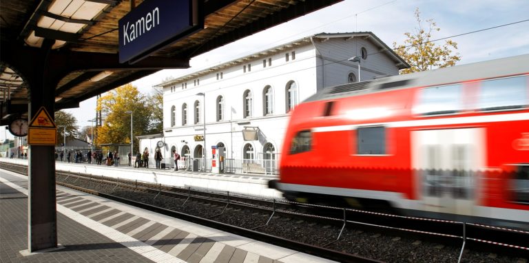 Wer am Pfingstmontag früh mit der Bahn startete, war mit verspäteten oder ausfallenden Zügen konfrontiert.