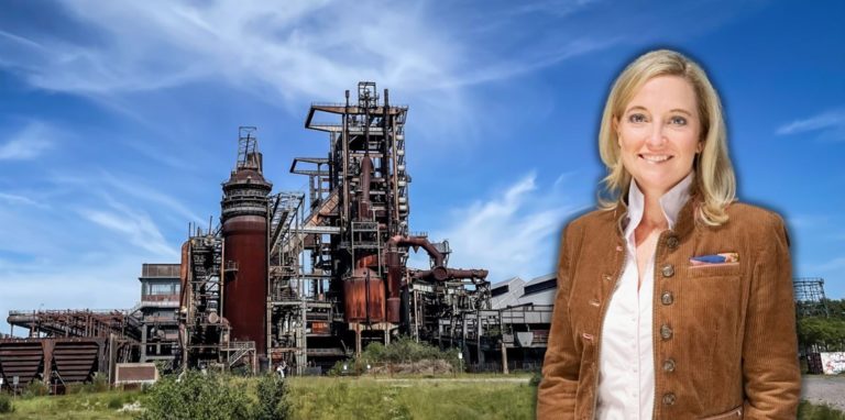 Durch den Umbau soll die Hochofenanlage auf Phoenix-West als Landmarke erhalten bleiben. Darauf setzt auch Wirtschaftsförderin Heike Marzen.