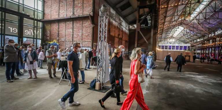 2020 fand im Schalthaus auf Phoenix-West noch das Ruhrhochdeutsch-Festival statt. Ansonsten hat sich auf dem Gelände aber nicht viel getan. Unser Autor findet: Die Stadt Dortmund muss handeln!