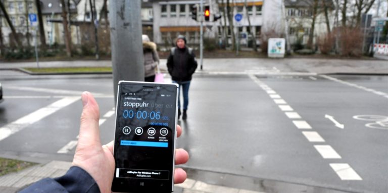 Sechs Sekunden haben Fußgänger Zeit, um die Kreisstraße an der Overbergschule zu überqueren. Welche Ampeln finden Sie in Selm besonders nervig?