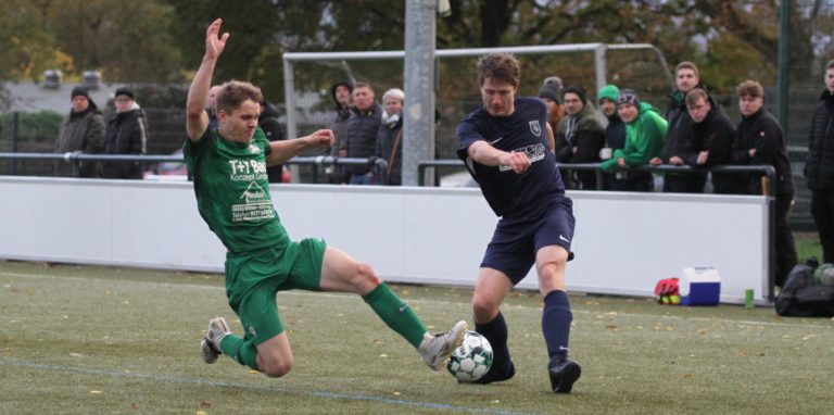 Mario Bester (r.) traf am Pfingstmontag zum Derbysieg.