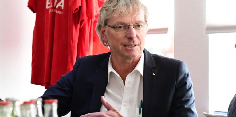 Peter Marx hat vor dem Kracher gegen den BVB noch einiges zu tun.