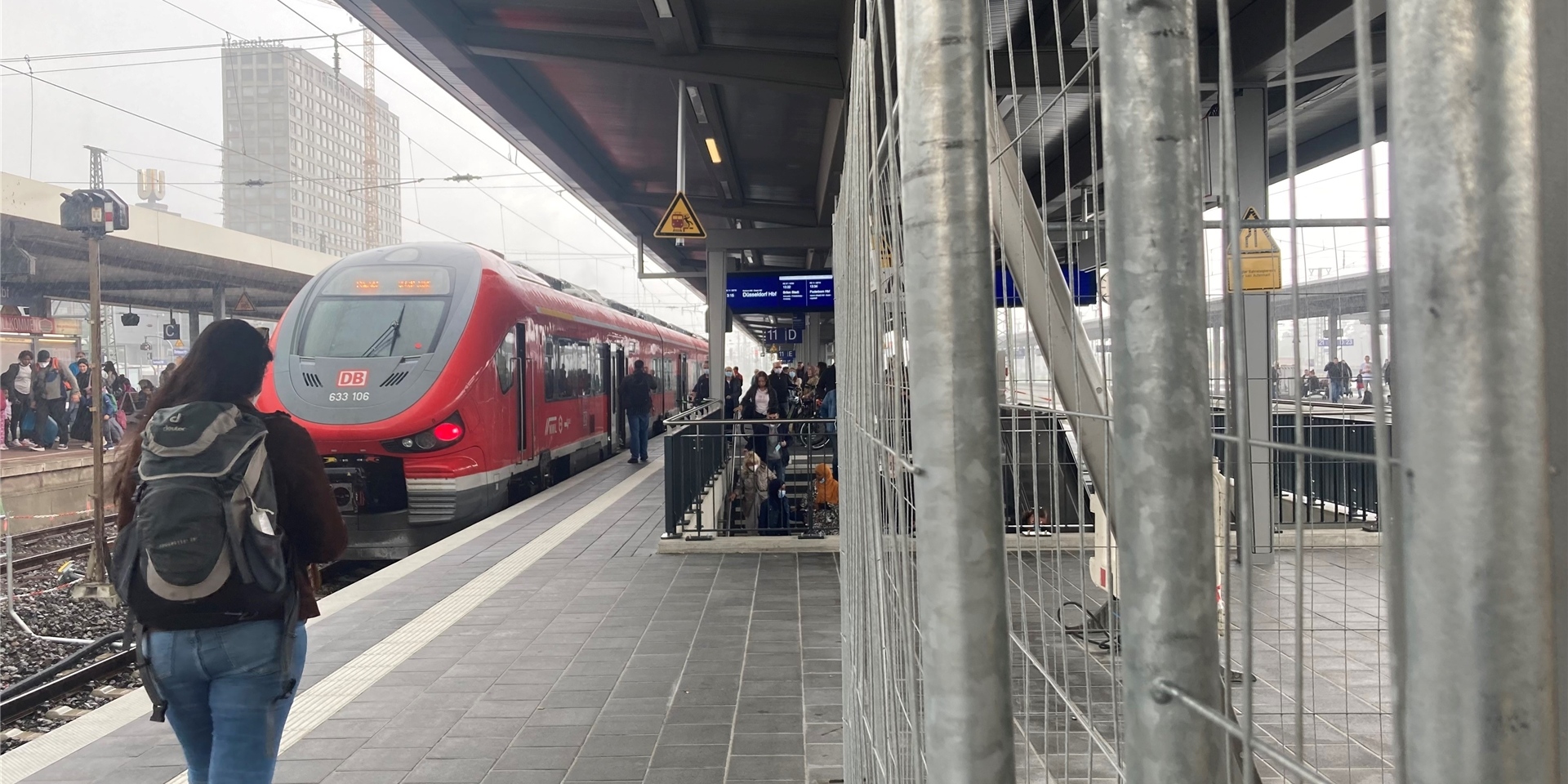 Auf Umwege müssen sich Reisende im Dortmunder Hauptbahnhof einstellen. Die Bauarbeiten dort gehen weiter.