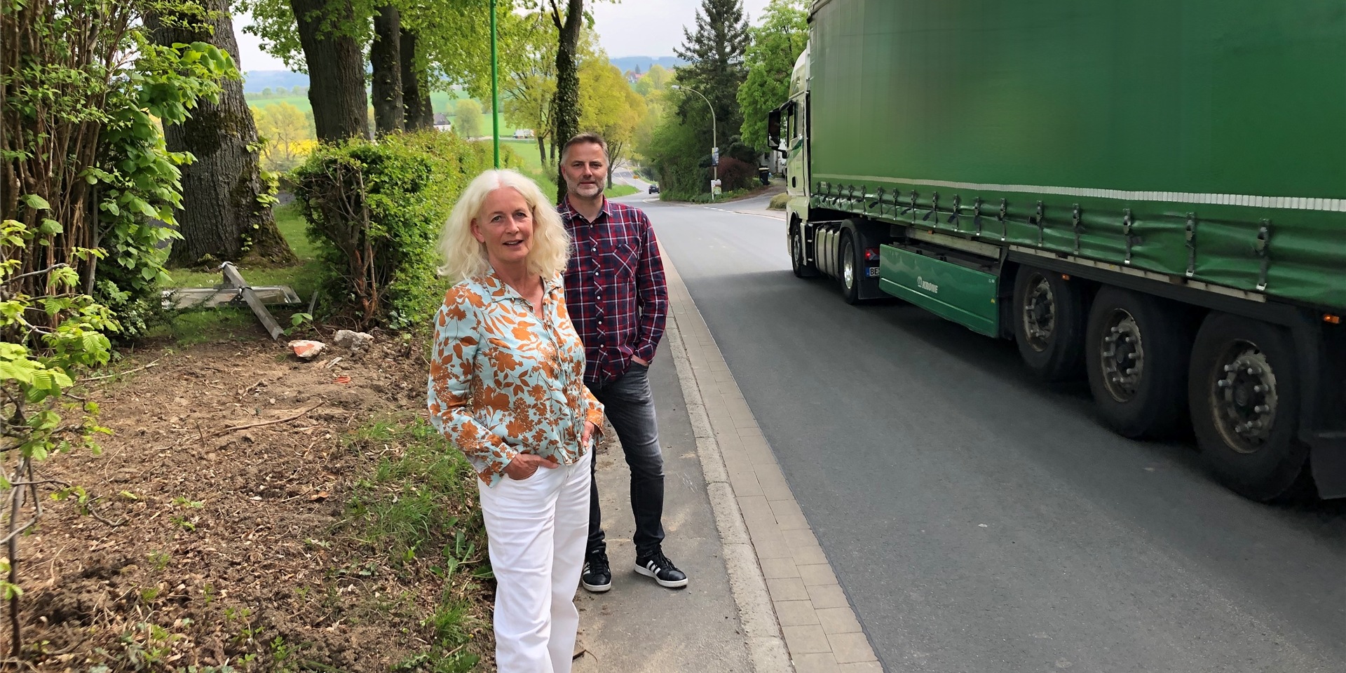 Für Bernd Wißmann und Bettina Schulte-Ahring ist die Verkehrssicherheit auf der Palzstraße in Bausenhagen nach der Sanierung noch weniger als vorher gewährleistet. Sie wünschen sich eine Tempo-Reduzierung.