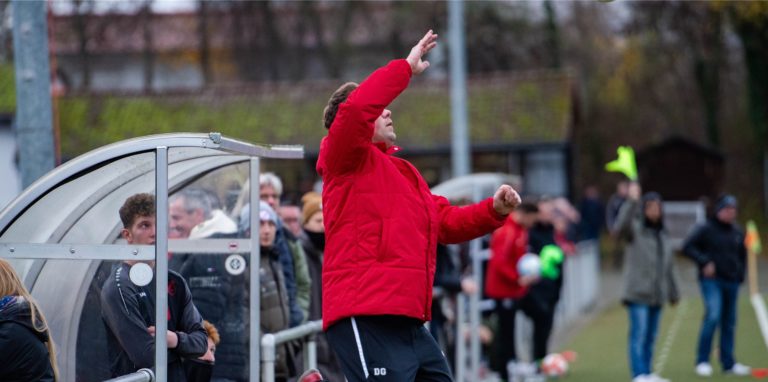 Der Sportliche Leiter des FC Overberge, Damian Glombik, hat die Fühler nach einem neuen Trainerduo ausgestreckt – und er ist inzwischen fündig geworden.