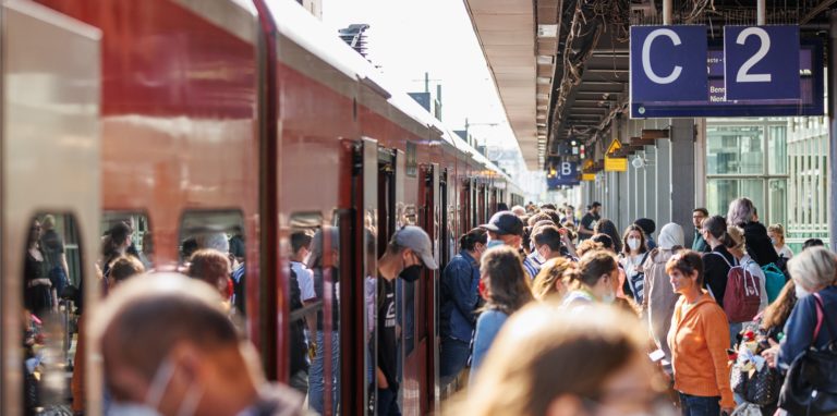 Rund um Fronleichnam werden die Züge – auch im Kreis Unna – wieder voll werden.