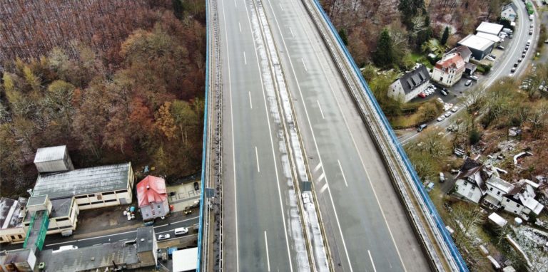 Die Talbrücke Rahmede bei Lüdenscheid (Aufnahme mit einer Drohne).