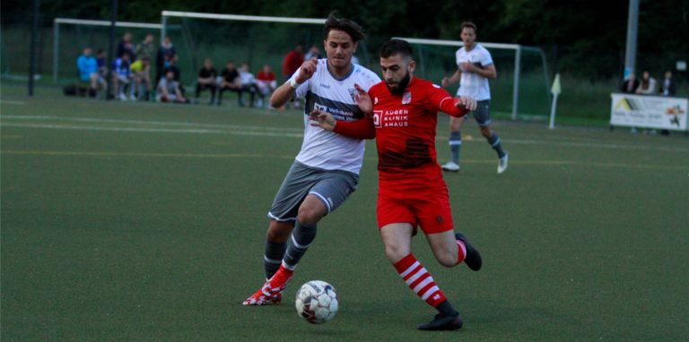 Deniz Sönmez (l.) spielte eine starke erste Saison im Seniorenbereich für den Werner SC.