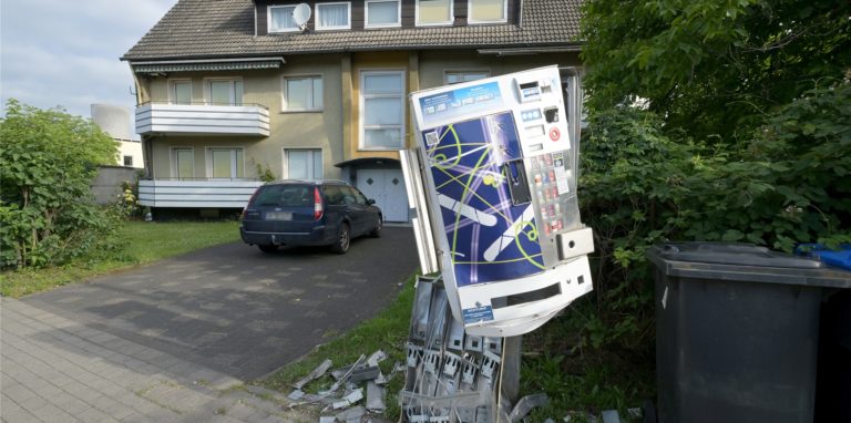 Zigaretten-Automaten sind immer wieder das Ziel von Tätern. In der Nacht zu Sonntag,12. Juni, gab es eine Sprengung an der Frydagstraße.