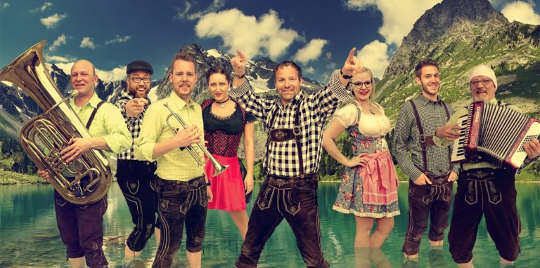 Mit der Oktoberfestband „Die Alpenbanditen“ wagt das Kulturbüro Menden beim „Mendener Sommer“ ein Experiment. Die Party-Musiker versprechen jede Menge gute Laune.