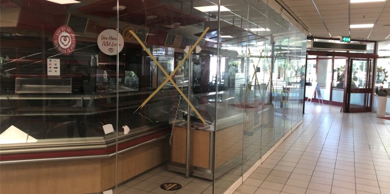 Die Filiale der Bäckerei Kamps im Rathaus-Center Bergkamen ist schon seit Wochen geschlossen.