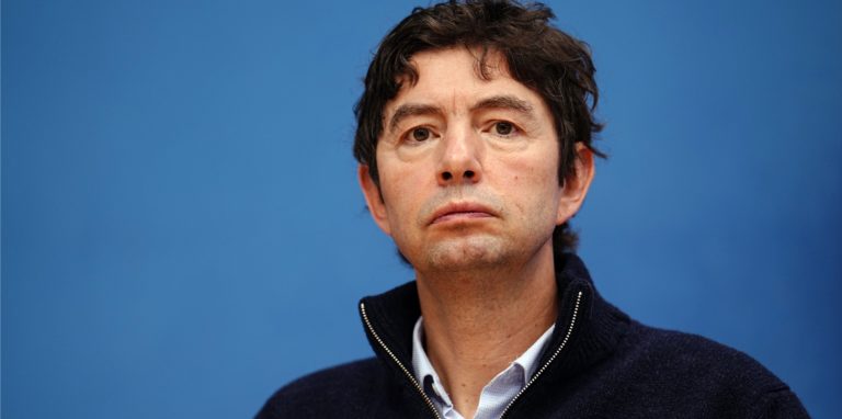 Christian Drosten, Direktor des Instituts für Virologie an der Charité Berlin, äußert sich in der Bundespressekonferenz zur aktuellen Corona-Lage.
