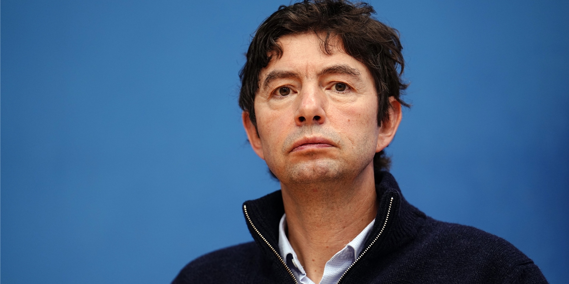 Christian Drosten, Direktor des Instituts für Virologie an der Charité Berlin, äußert sich in der Bundespressekonferenz zur aktuellen Corona-Lage.