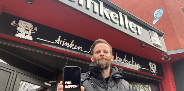 „Wir impfen“, verkündet Club-Betreiber Ives Gredecki.