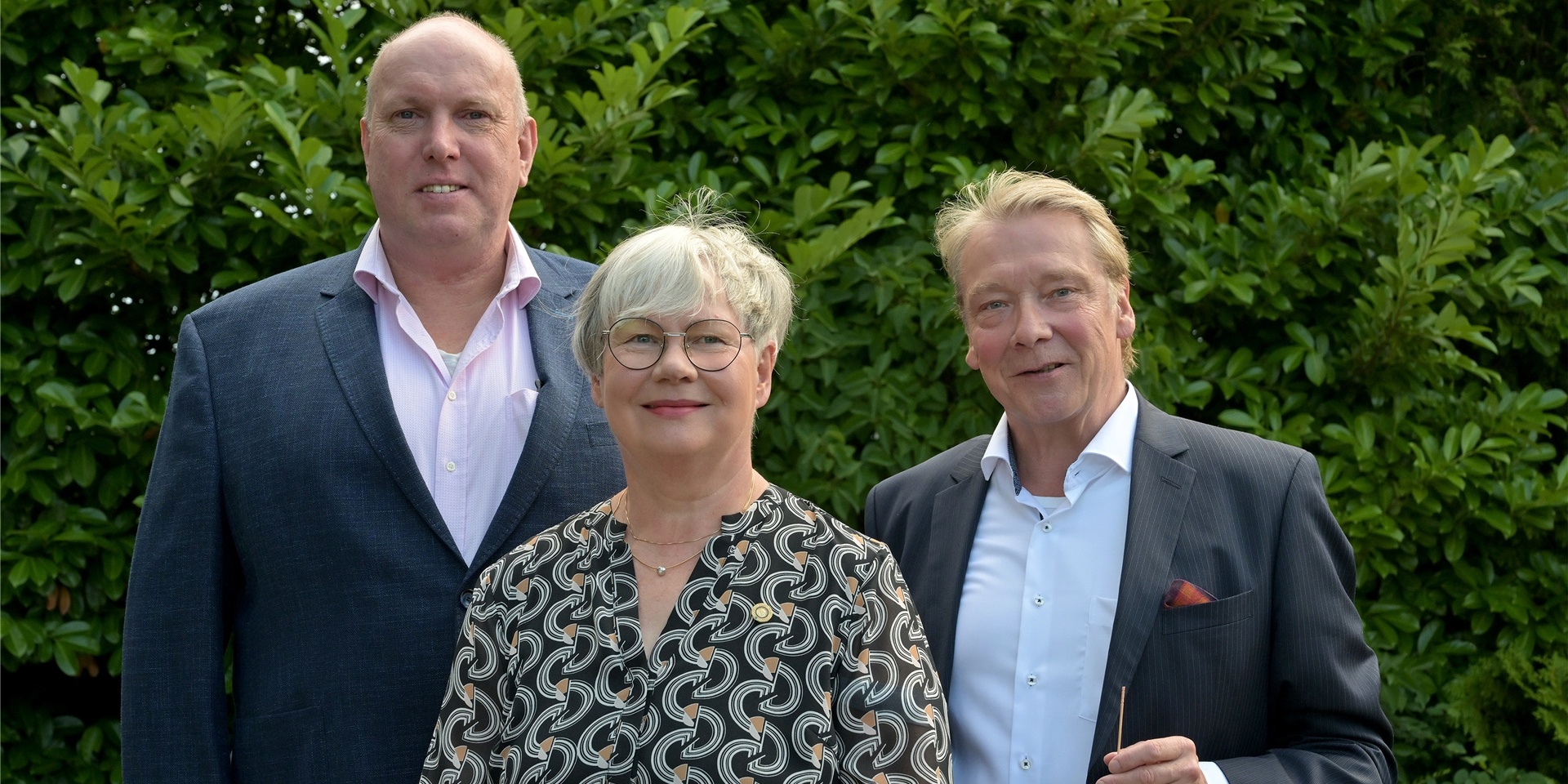 Rotary Club Selm: Martin Alm (der designierte Nachfolger 2023) Hanneliese Palm und Dr. Heinrich Schulze Altcappenberg.
