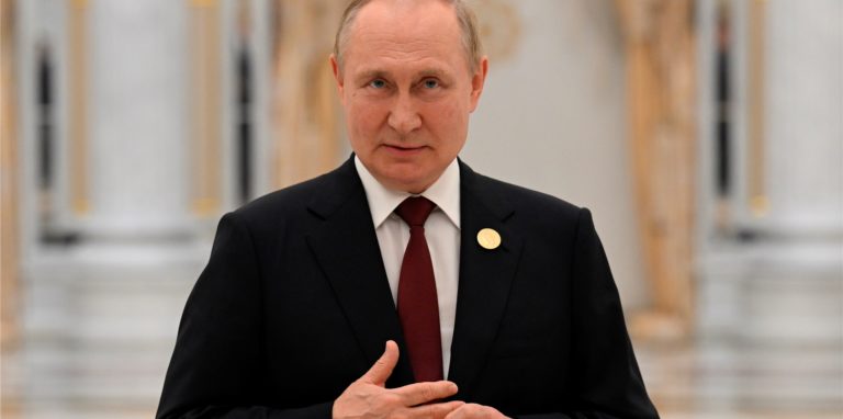 Wladimir Putin, Präsident von Russland, spricht mit Journalisten nach dem Gipfeltreffen der Anrainerstaaten des Kaspischen Meeres.