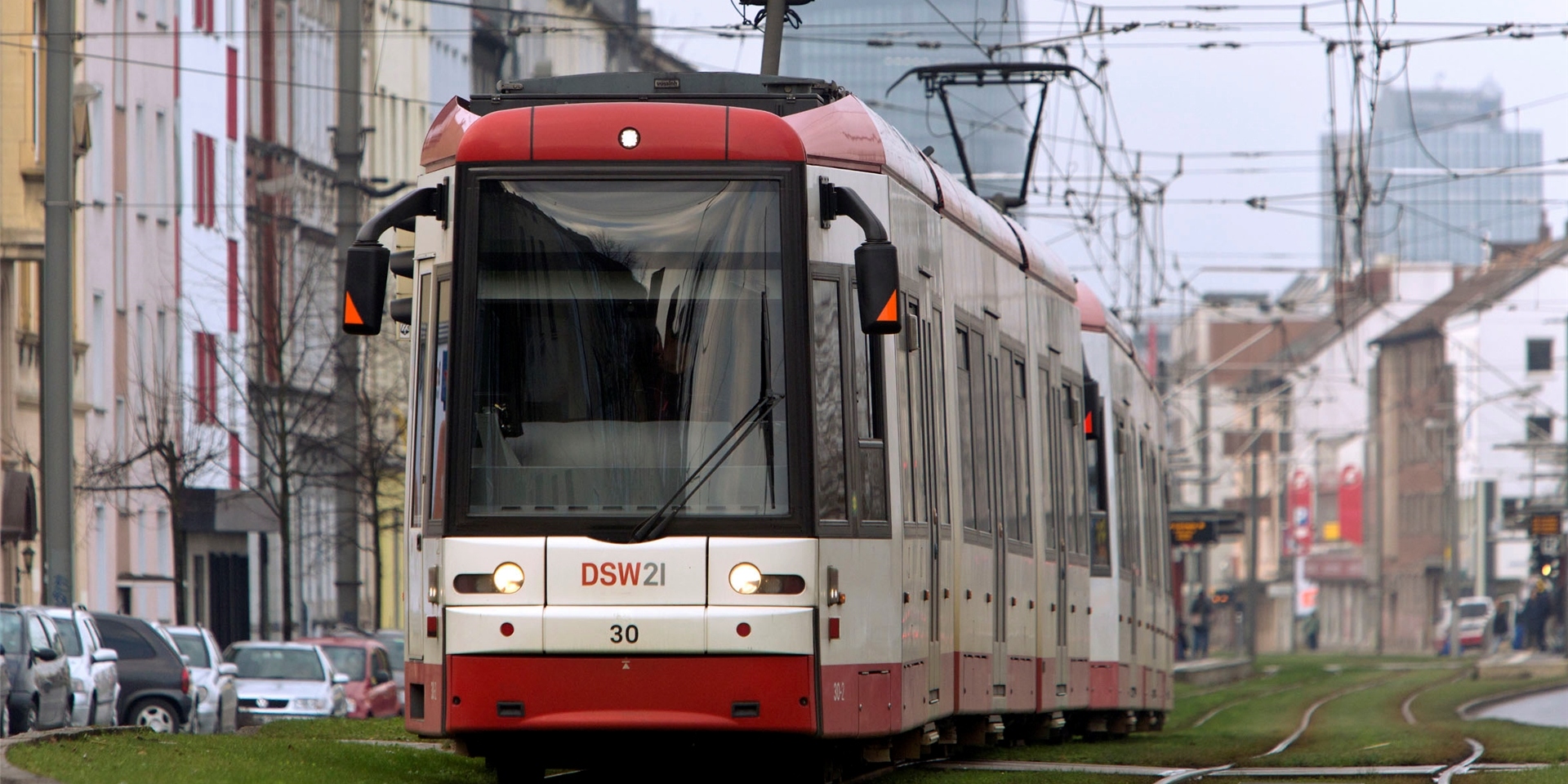 Kurz vor der Haltestelle Funkenburg, musste eine Straßenbahn eine Vollbremsung einleiten, zwei Insassen wurden leicht verletzt.