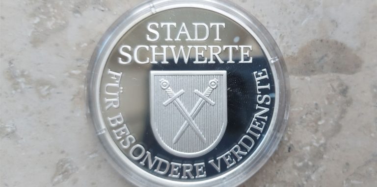 Vorschläge für Kandidaten und Kandidatinnen gesucht: Die silberne Stadtmedaille ehrt besonderes gesellschaftliches Engagement in der Gemeinde.