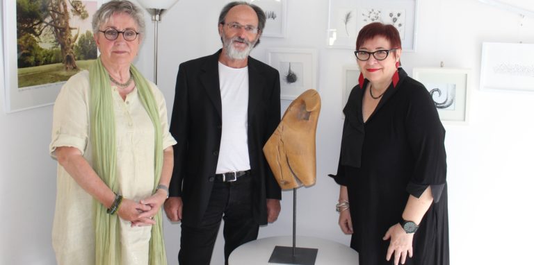 Cora den Adel, Heinz Wohner und Eva Witter-Mante (v.l.) zeigen ihre Werke zum Thema „Bäume“.
