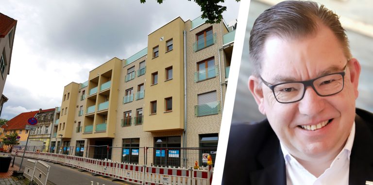 Dirk Salewski, Geschäftsführer der Baugesellschaft Beta Eigenheim aus Bergkamen, reagiert auf Kritik eines neuen Eigentümers, der wider Erwarten noch nicht einziehen konnte. „Vor allem lag es daran, dass Corona alles durcheinander geprügelt hat.“