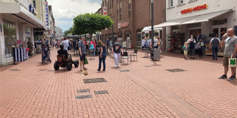Mit einer interaktiven Karte sollen schon bald virtuelle Einblicke in die Läden der Lüner Innenstadt möglich sein. Davon sollen die lokalen Händler profitieren.