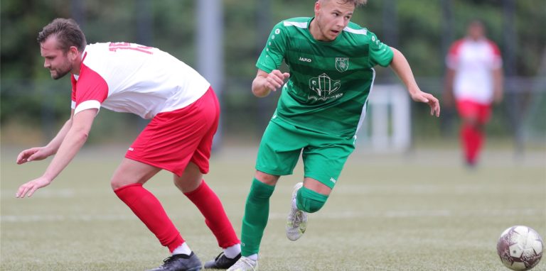 Jan-Luca Szafruga (r.) traf bereits einmal in dieser Vorbereitung.