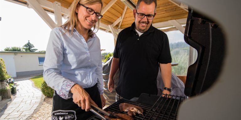 Wer frisches Grillfleisch aus der Region will, wird auch in den Automaten in Selm, Nordkirchen und Olfen fündig.