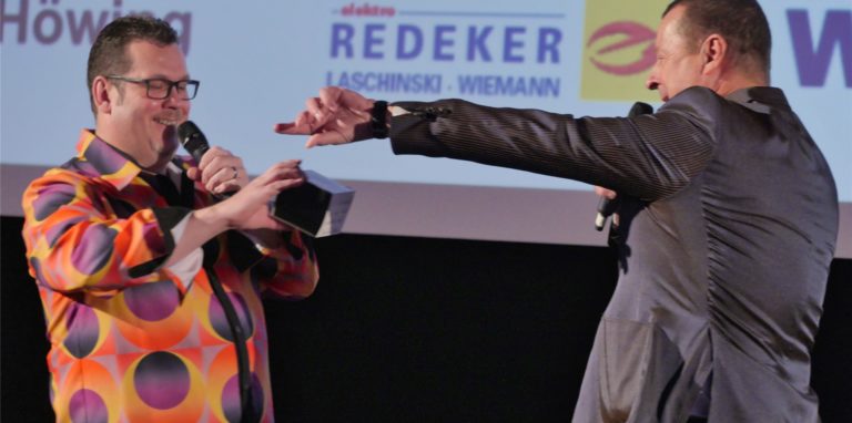 Die Cineworld-Geschäftsführer Lutz Nennmann (v.l.) und Meinolf Thies – hier beim Abschluss des 31. Kinofestes – sind froh, dass die Kinofans der Cineworld weiter die Treue halten.