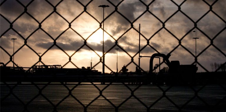 Blick auf eine Gasgewinnungsanlage des Engergiekonzerns ExxonMobil