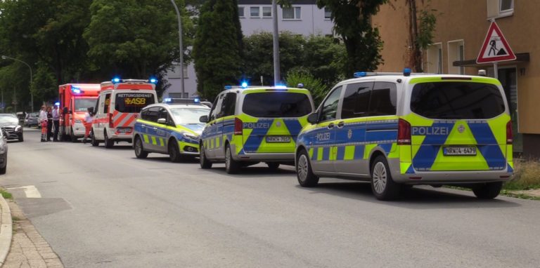 Großes Polizeiaufgebot am Mittag im Essener Stadtteil Dellwig.