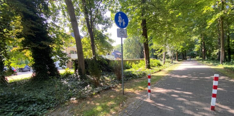 In der Nähe des Kurparks in Unna sollen zwei Jugendliche einen Mann mit einer Schusswaffe überfallen haben – einer der beiden mutmaßlichen Täter konnte nun festgenommen werden.