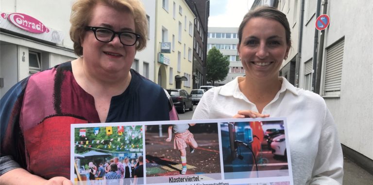 Gabriele Krösche (l.) kennt sich im Viertel aus seit vielen Jahren. Planerin Katharina Ruhr hat Ideen für die weitere Entwicklung der Innenstadt.