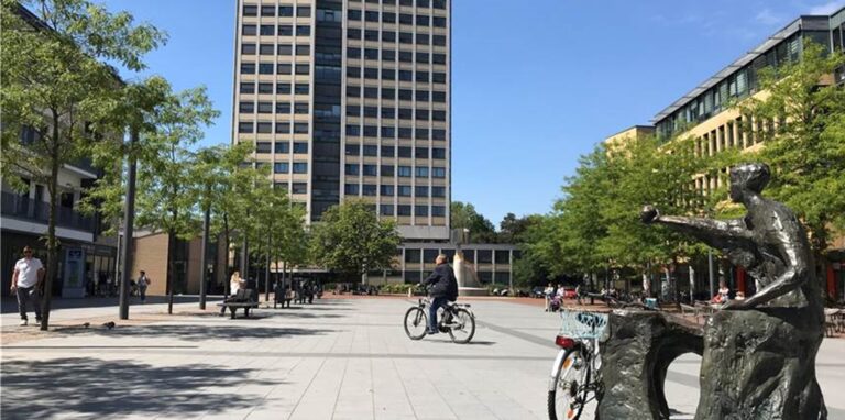 Das Archivbild zeigt das Lüner Rathaus im Herzen der City. Um die städtischen Finanzen ist es nicht gut bestellt, sagt die Kämmerin Bettina Brennenstuhl.